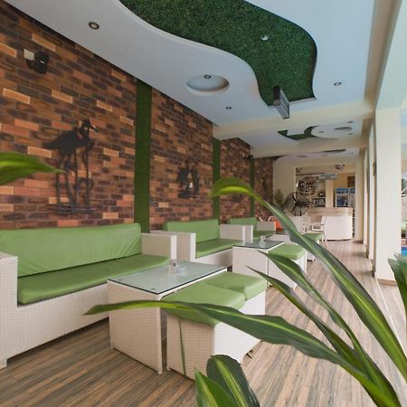 לגוס God'S Touch Apartments Signature מראה חיצוני תמונה