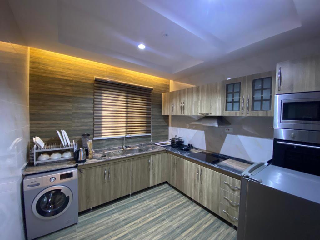 לגוס God'S Touch Apartments Signature מראה חיצוני תמונה