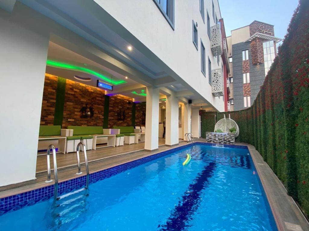 לגוס God'S Touch Apartments Signature מראה חיצוני תמונה