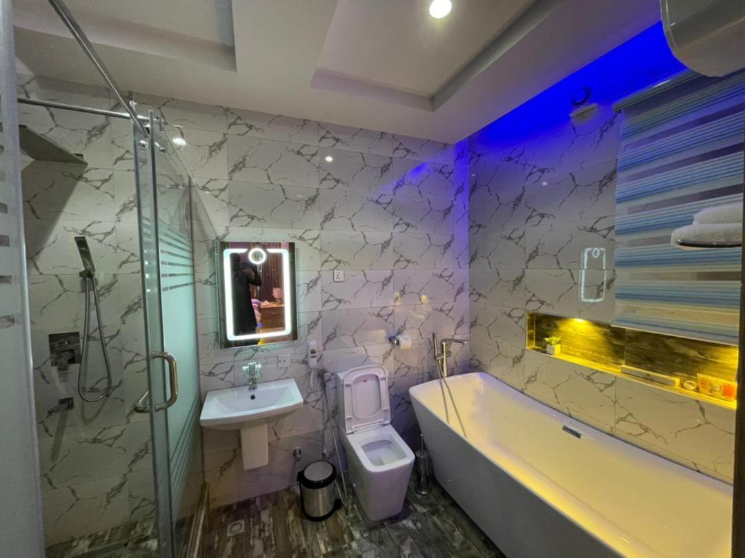 לגוס God'S Touch Apartments Signature מראה חיצוני תמונה