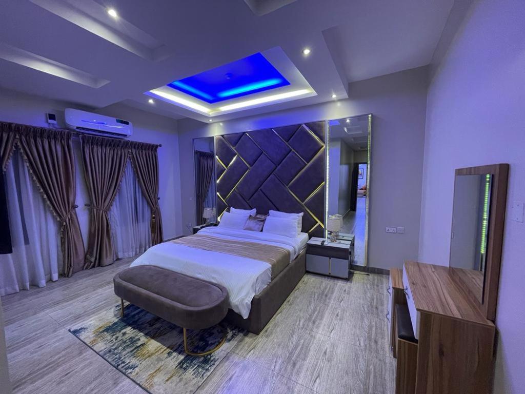 לגוס God'S Touch Apartments Signature מראה חיצוני תמונה