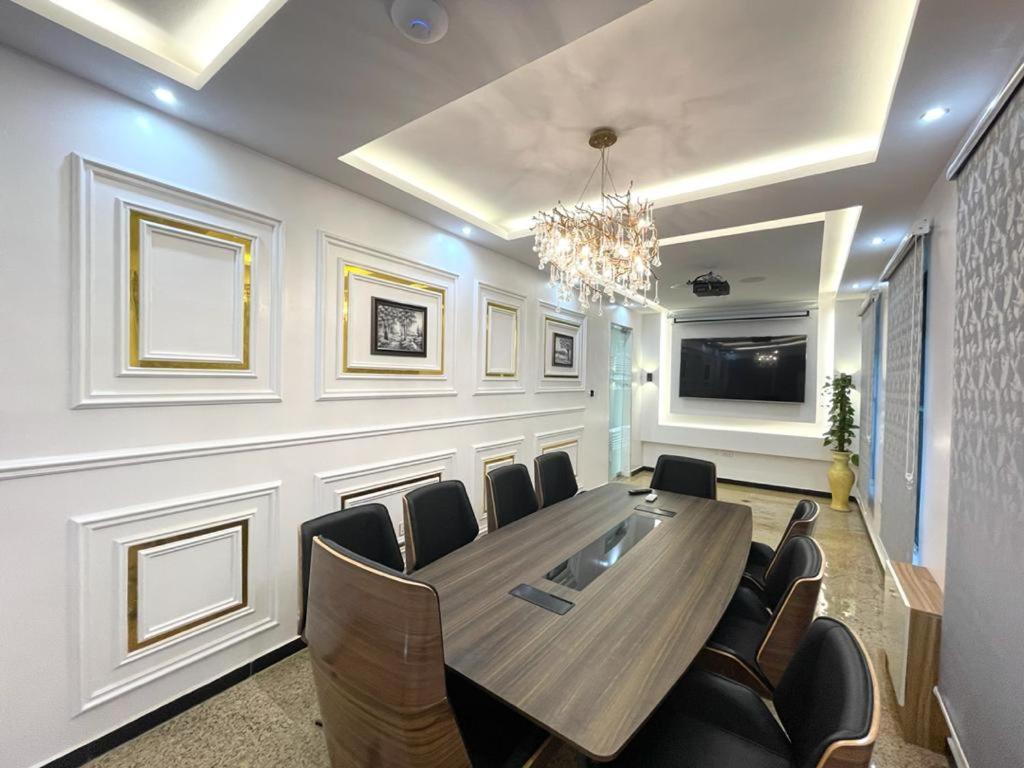 לגוס God'S Touch Apartments Signature מראה חיצוני תמונה