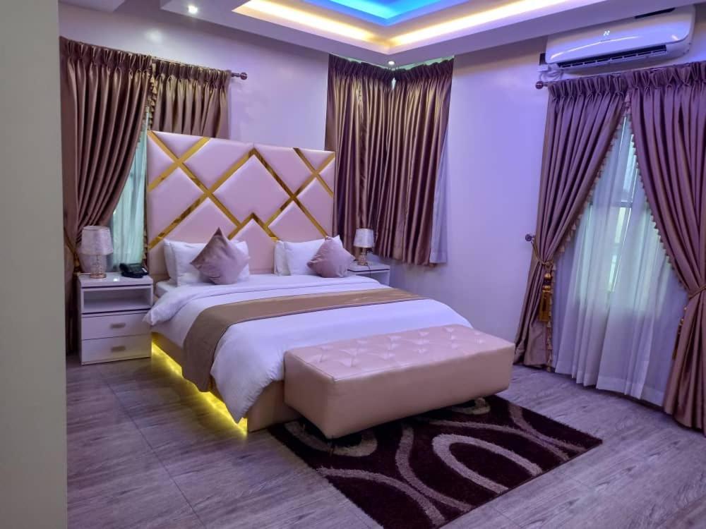 לגוס God'S Touch Apartments Signature מראה חיצוני תמונה