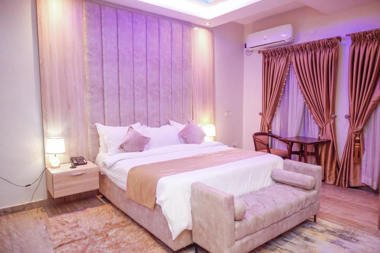 לגוס God'S Touch Apartments Signature מראה חיצוני תמונה